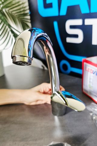 Rubinetto Cucina Lavandino in Acciaio nuovo