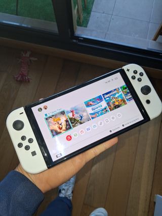Nintendo Switch OLED bianco