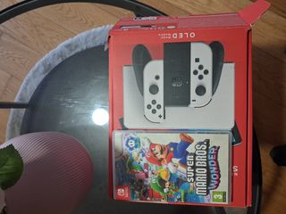 Nintendo Switch OLED bianco