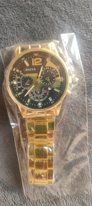 Reloj Dorado y Negro