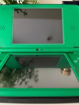 Nintendo DSi XL Verde
