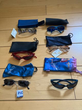 Se vende lote de 6 gafas de sol nuevas.