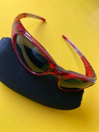 Se vende lote de 6 gafas de sol nuevas.