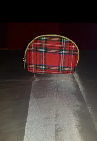 Monedero
Estampado Tartán Rojo