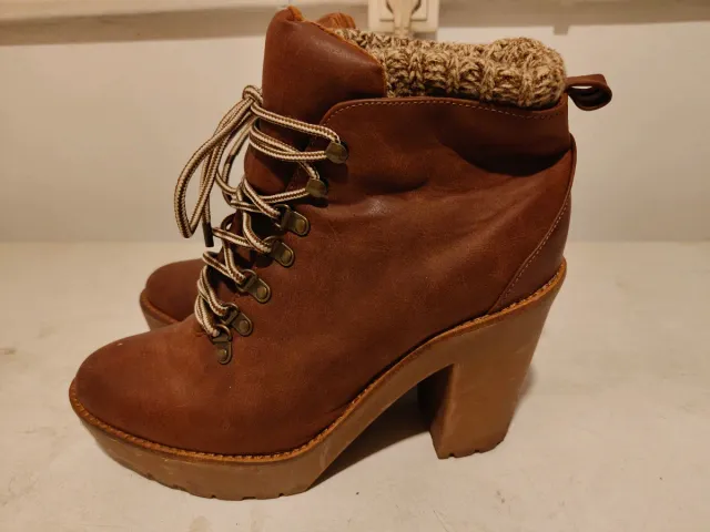 Botas Bershka Marrones Talla 41