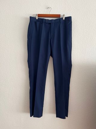 Traje azul hombre