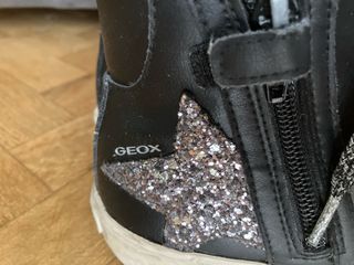 Zapatillas Geox niña negras con estrellas