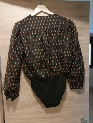 Body Zara estampado pintalabios