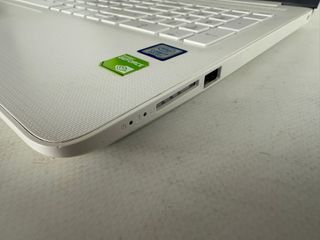 Portátil HP 15-da0078ns i7-8550U 8GB 250GB W10 PRO