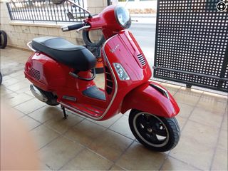 Vespa GTS 125 ie Roja