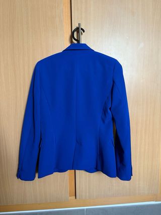 Americana azul eléctrico Zara