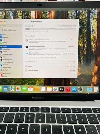 MacBook Air M1 Gris 8GB RAM 256GB SSD AÑO 2020