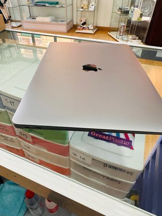 MacBook Air M1 Gris 8GB RAM 256GB SSD AÑO 2020