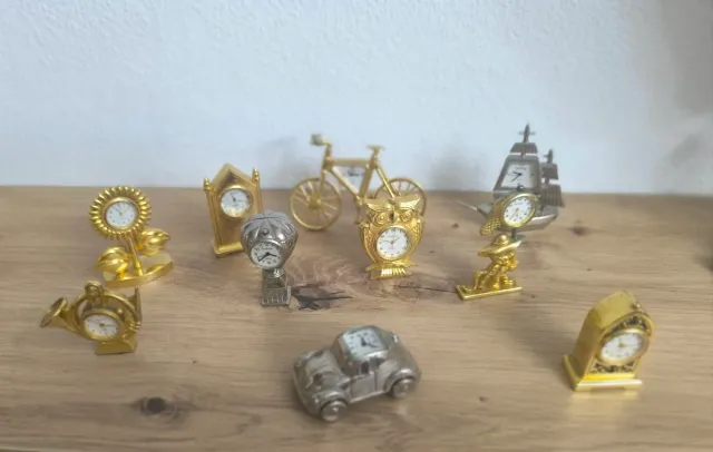 Colección de 10 relojes decorativos