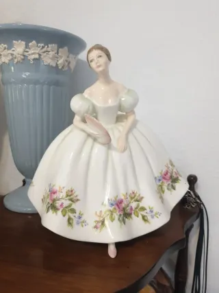 Figura de porcelana inglesa