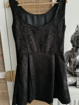 Vestido fiesta negro corto floral