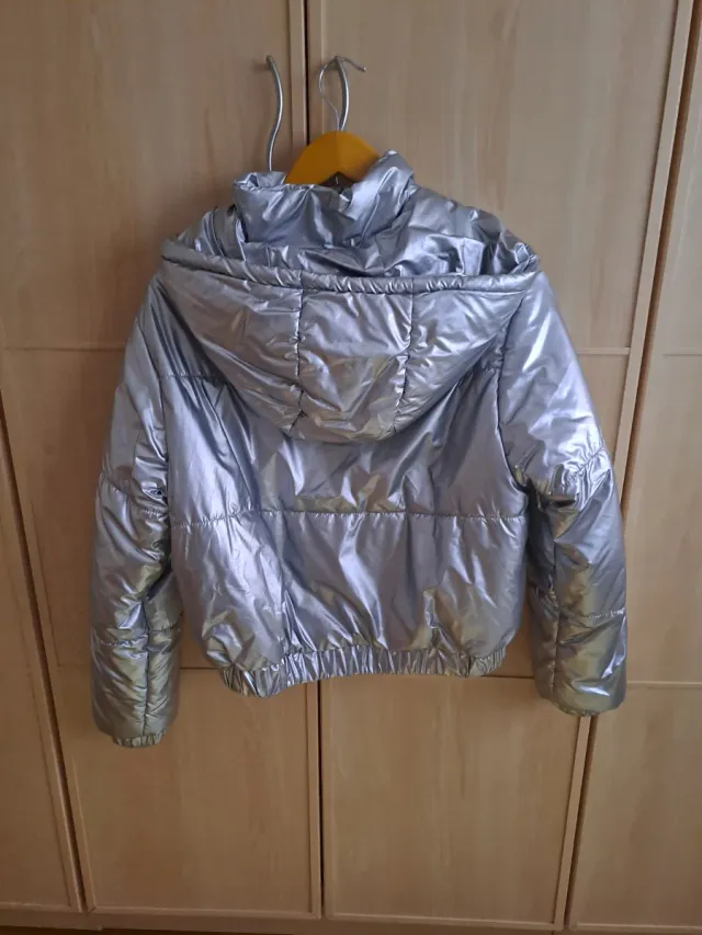 Cazadora acolchada plateada Bershka