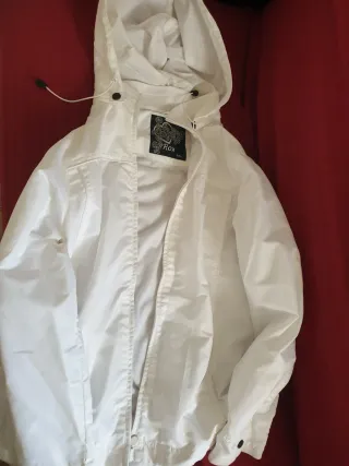 Chaqueta ligera blanca marca Rox talla L