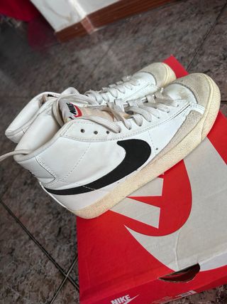 Nike Blazer Mid '77