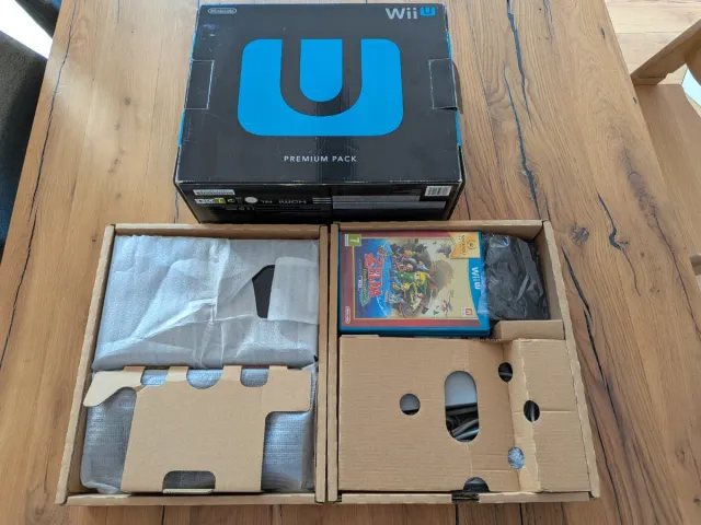 Nintendo Wii U Premium 32GB + Zelda Wind Waker HD