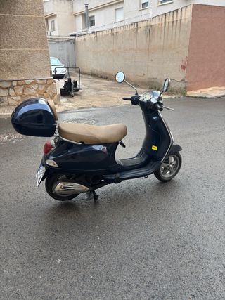 Piaggio Vespa LX Azul Oscuro