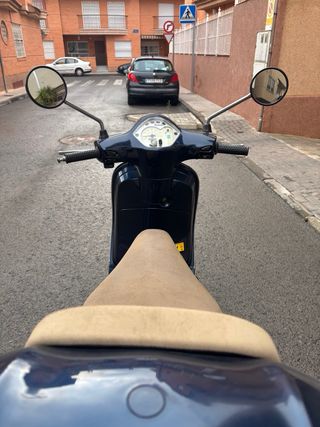 Piaggio Vespa LX Azul Oscuro