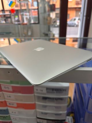MacBook Air 2017 128GB 8GB RAM i5