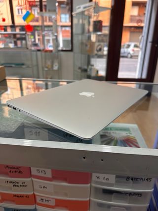 MacBook Air 2017 128GB 8GB RAM i5