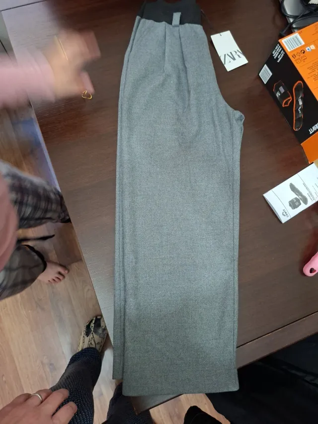 Pantalón gris niña talla 10 (140cm)