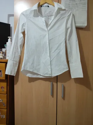 Camisa de vestir blanca de mujer
