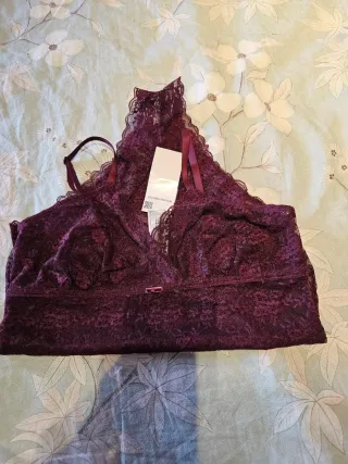 Body de encaje morado talla L