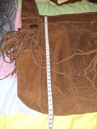 Borsa in pelle scamosciata marrone con frange