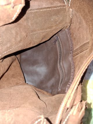 Borsa in pelle scamosciata marrone con frange