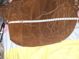 Borsa in pelle scamosciata marrone con frange