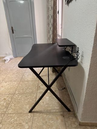 Mesa Gaming Negra de marca génesis halm