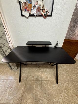 Mesa Gaming Negra de marca génesis halm