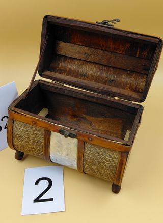 Cofanetto porta oggetti in legno e metallo