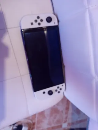 Nintendo Switch OLED bianco