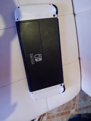 Nintendo Switch OLED bianco