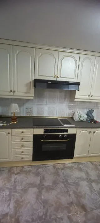 Cocina: Horno, Vitrocerámica y Extractor