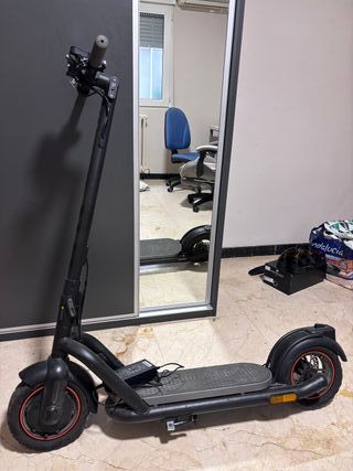 Patinete Eléctrico Negro
