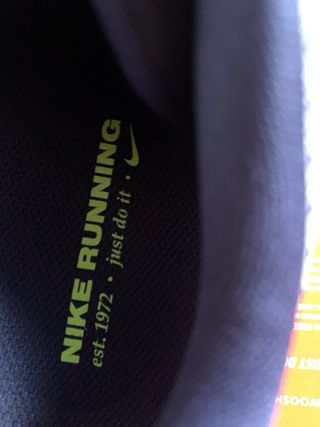 Zapatillas Nike Vomero Azul y Amarillo