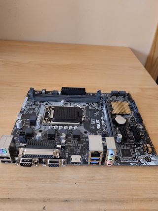 PLACA BASE ASUS H110M-D NUEVA SIN ESTRENAR