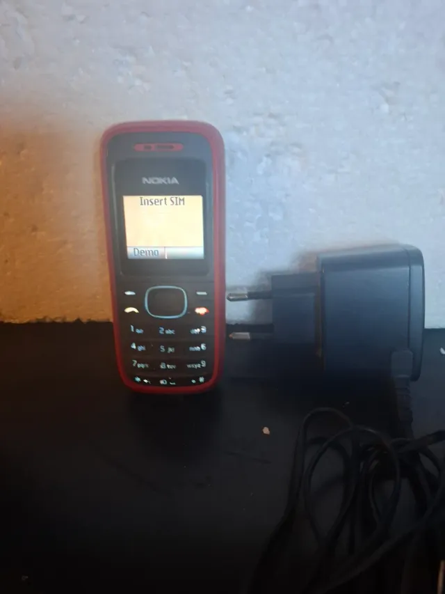 Nokia 1208 Rojo y Negro