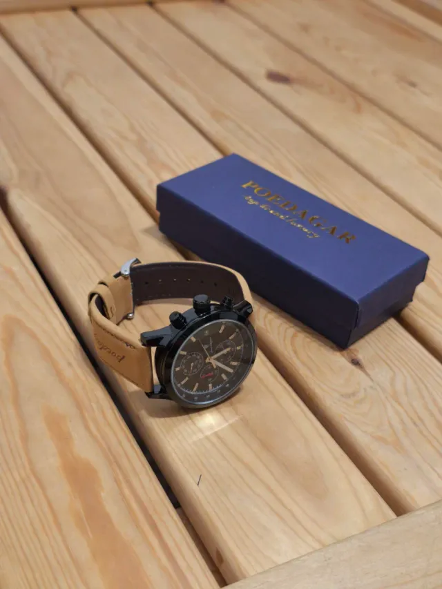 Reloj Negro y Marrón