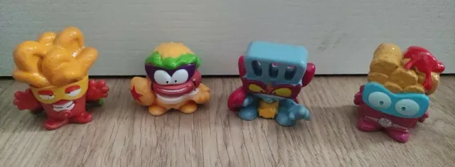 Superzings lote de 150 muñecos, accesorios,2coches