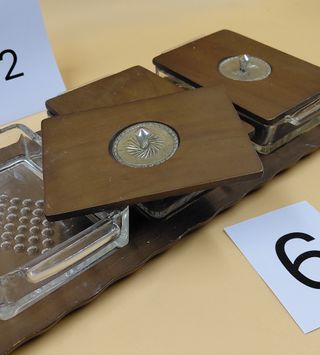 Antipastiera in legno con tre contenitori in vetro