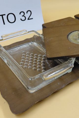 Antipastiera in legno con tre contenitori in vetro