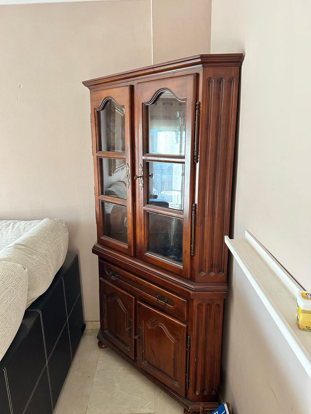 Conjunto de muebles de madera 