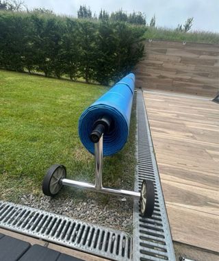 Manta térmica enrollable para piscina